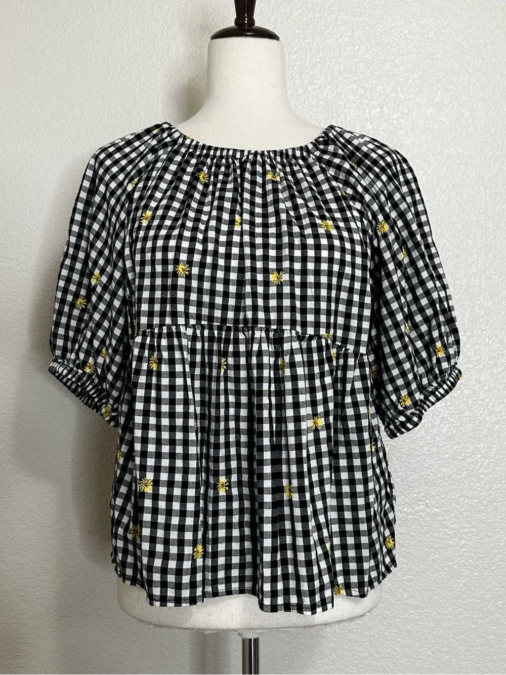 Old Navy Black White Gingham Embroidered Floral Puff Sleeves Top, Sz Medium